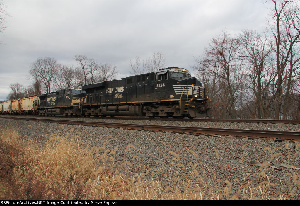 NS 8134 with an eastbound freight